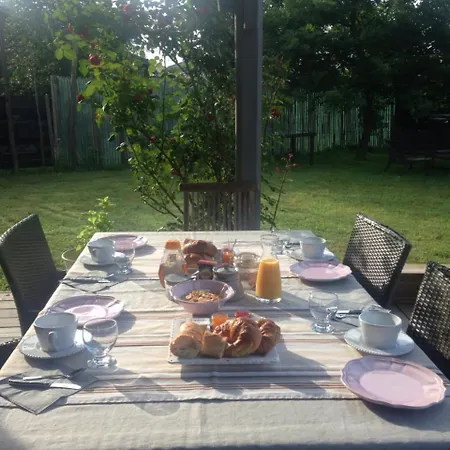 L'air Du Temps D'hotes Bed & Breakfast Ares