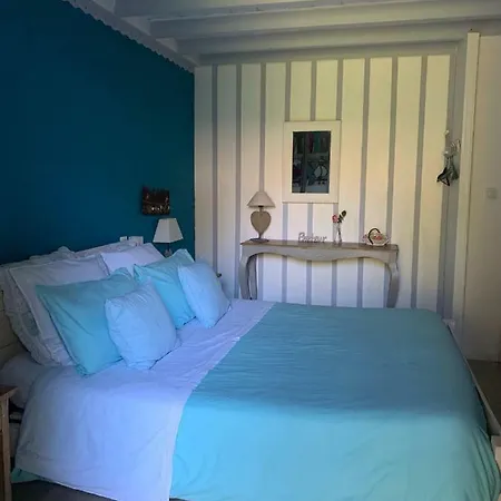 L'air Du Temps D'hotes Bed & Breakfast 4*